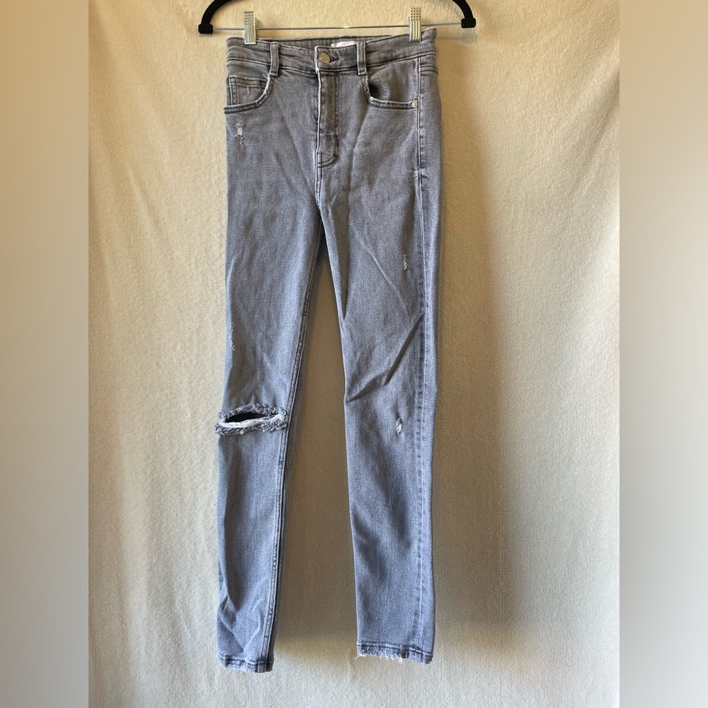 Zara‎ High Rise Skinny Jeans Distressed Stretch Womens Size 2 Light Gray